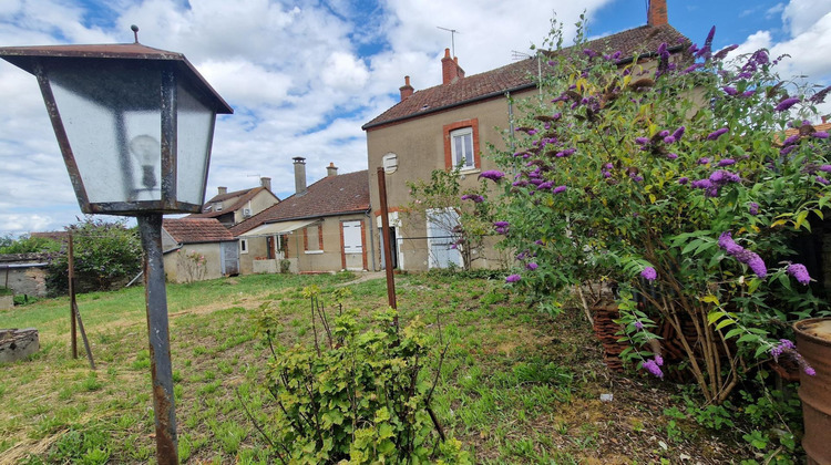 Ma-Cabane - Vente Immeuble Sancoins, 218 m²