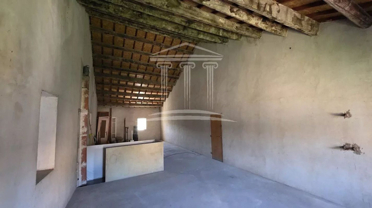 Ma-Cabane - Vente Immeuble SORGUES, 209 m²