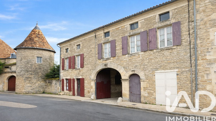 Ma-Cabane - Vente Immeuble Villefagnan, 313 m²