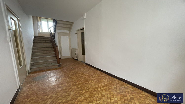 Ma-Cabane - Vente Immeuble Ydes, 180 m²