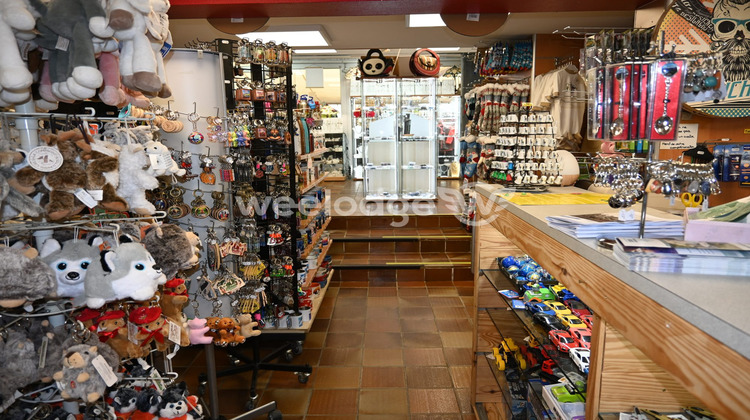 Ma-Cabane - Vente Local commercial Bagnères-de-Luchon, 64 m²