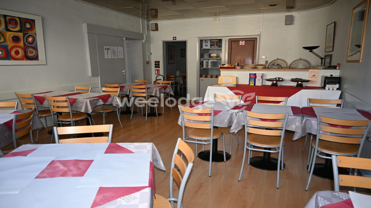 Ma-Cabane - Vente Local commercial Bagnères-de-Luchon, 906 m²