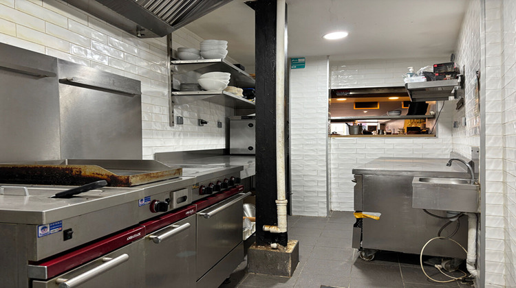 Ma-Cabane - Vente Local commercial BEAUMONT-SUR-OISE, 106 m²