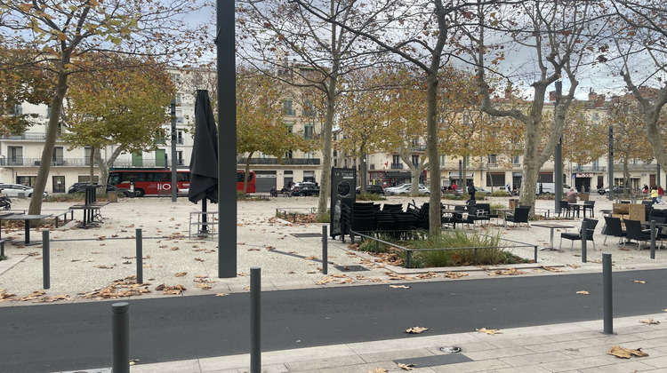 Ma-Cabane - Vente Local commercial BEZIERS, 160 m²