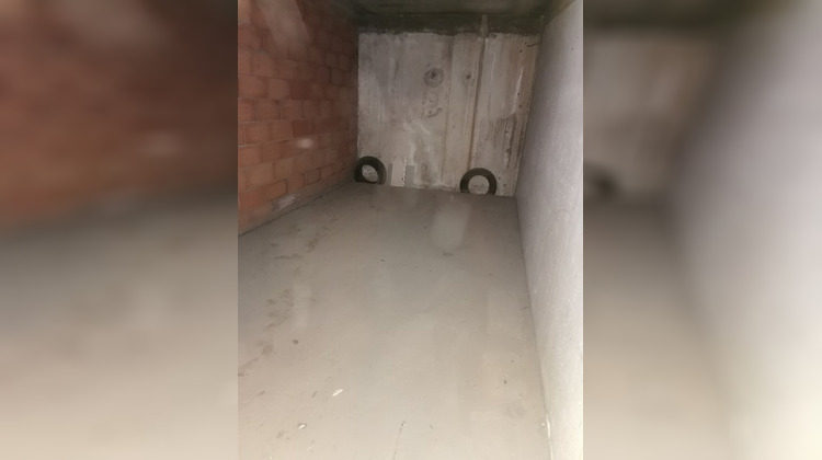 Ma-Cabane - Vente Local commercial BEZIERS, 13 m²