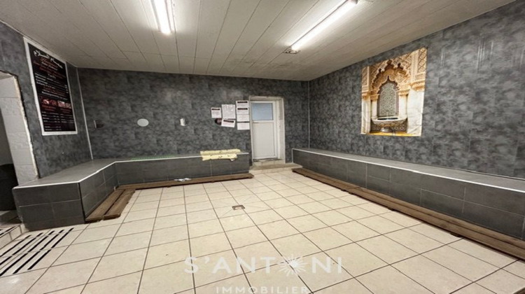 Ma-Cabane - Vente Local commercial BEZIERS, 184 m²