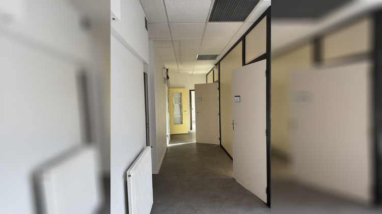 Ma-Cabane - Vente Local commercial Bourg-Argental, 72 m²