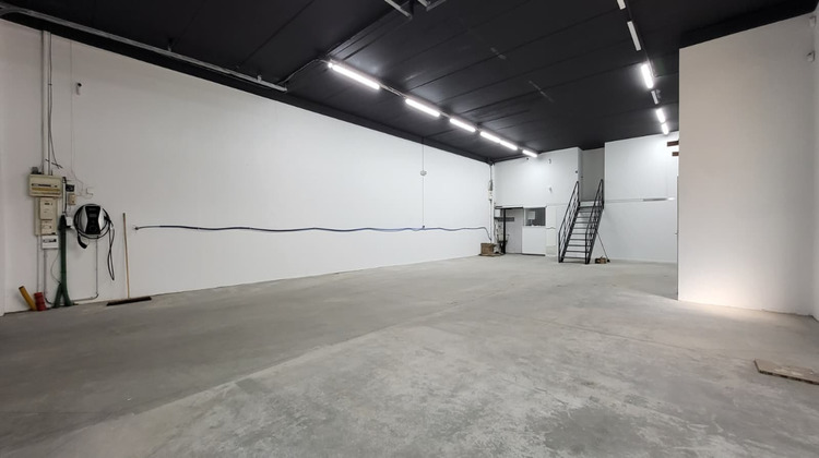 Ma-Cabane - Vente Local commercial BRIGNAIS, 270 m²