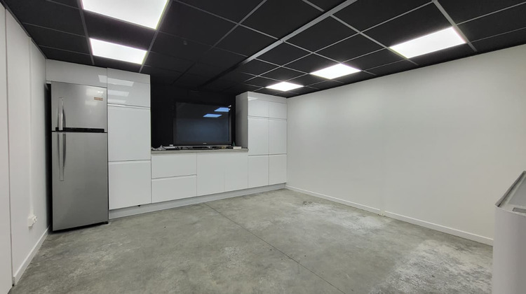 Ma-Cabane - Vente Local commercial BRIGNAIS, 270 m²