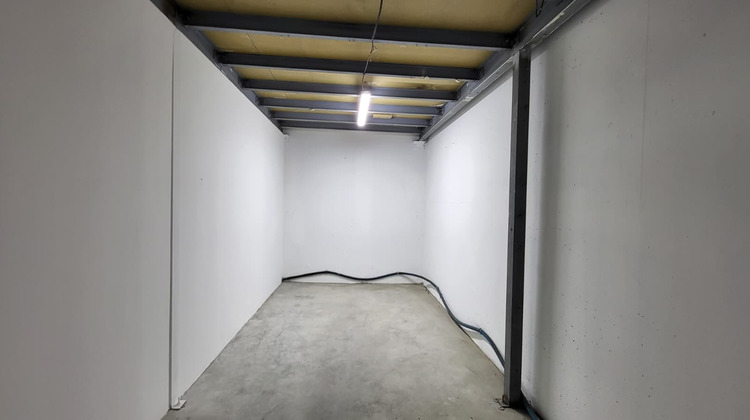 Ma-Cabane - Vente Local commercial BRIGNAIS, 270 m²