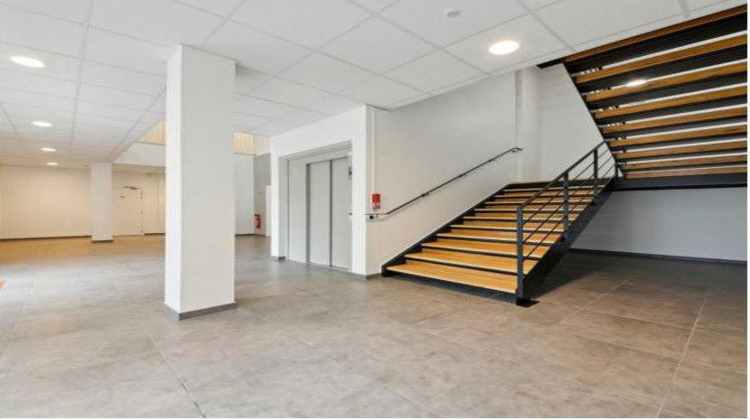 Ma-Cabane - Vente Local commercial BRON, 348 m²