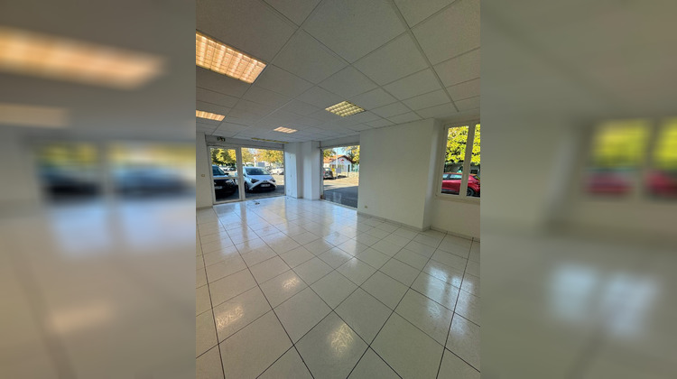 Ma-Cabane - Vente Local commercial Cambo-les-Bains, 58 m²