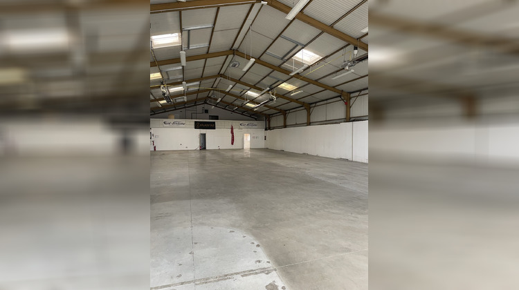 Ma-Cabane - Vente Local commercial Carpiquet, 680 m²