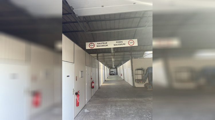 Ma-Cabane - Vente Local commercial Carpiquet, 2000 m²