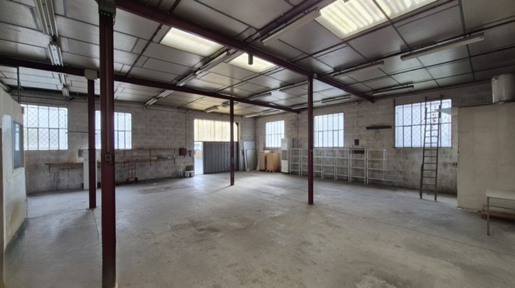 Ma-Cabane - Vente Local commercial CEBAZAT, 240 m²