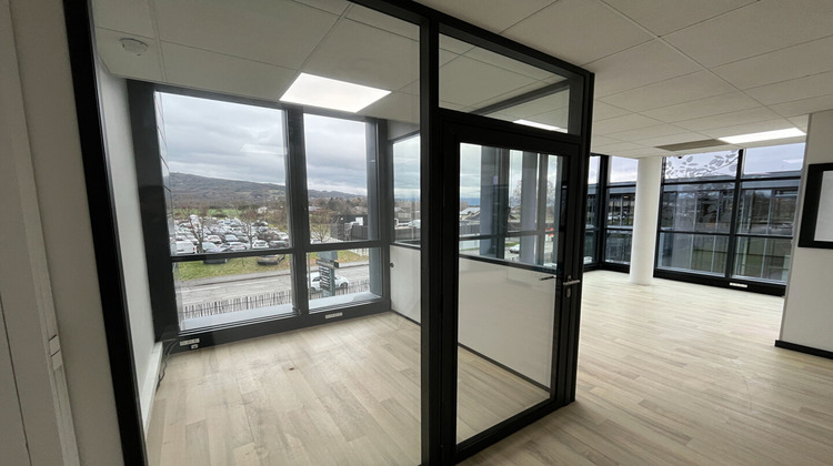 Ma-Cabane - Vente Local commercial CHALLES-LES-EAUX, 100 m²