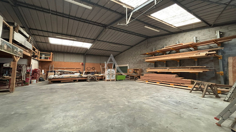 Ma-Cabane - Vente Local commercial CHALONNES-SUR-LOIRE, 276 m²