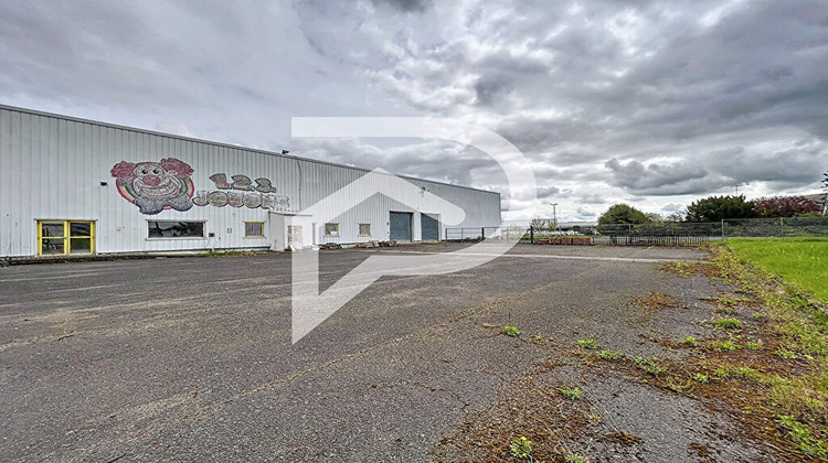 Ma-Cabane - Vente Local commercial CHAMPFORGEUIL, 490 m²