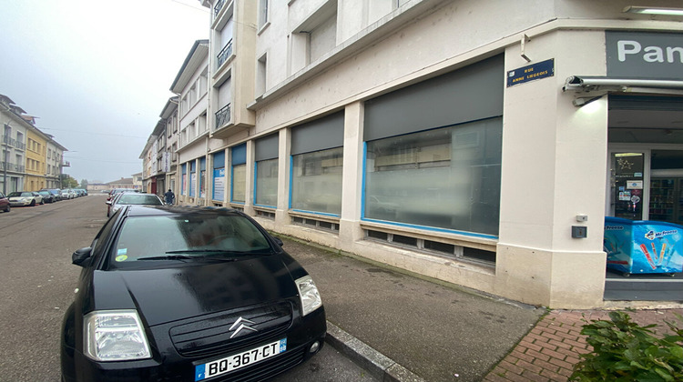 Ma-Cabane - Vente Local commercial CHARMES, 164 m²