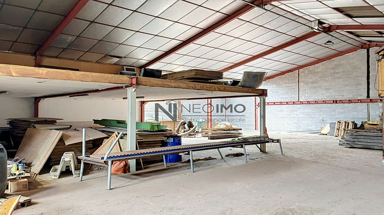 Ma-Cabane - Vente Local commercial CHARMES, 1718 m²