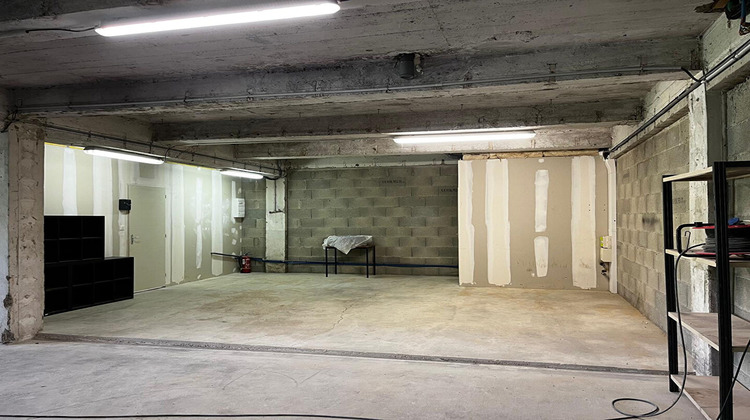 Ma-Cabane - Vente Local commercial CHASSELAY, 140 m²