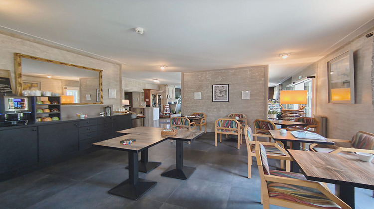 Ma-Cabane - Vente Local commercial CHATEAUBERNARD, 1125 m²