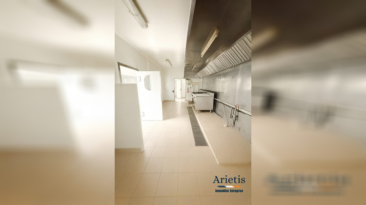 Ma-Cabane - Vente Local commercial Châteaubourg, 385 m²