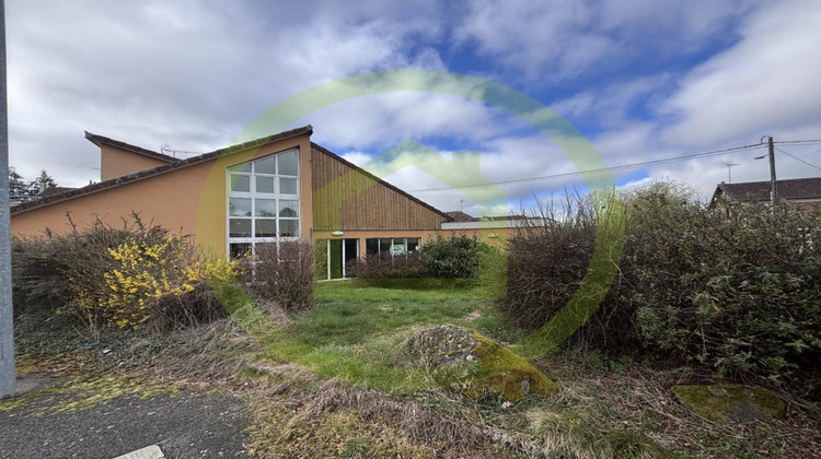 Ma-Cabane - Vente Local commercial CHENERAILLES, 244 m²