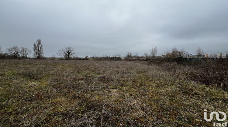 Ma-Cabane - Vente Local commercial Chevry-Cossigny, 5878 m²