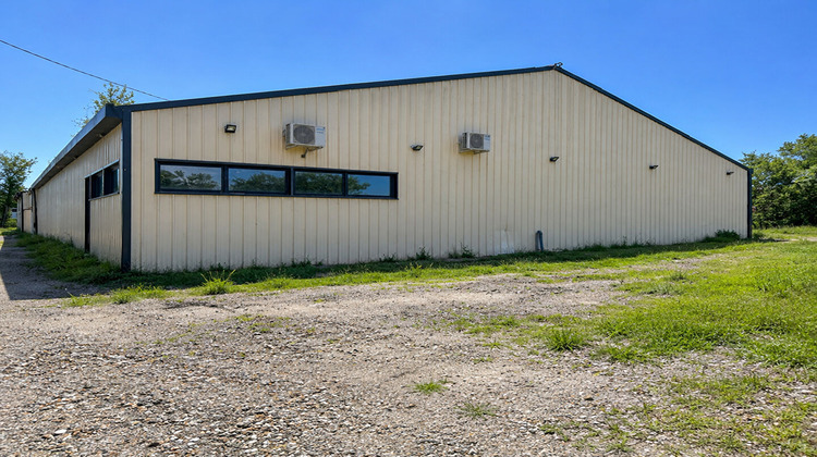 Ma-Cabane - Vente Local commercial CIVENS, 905 m²