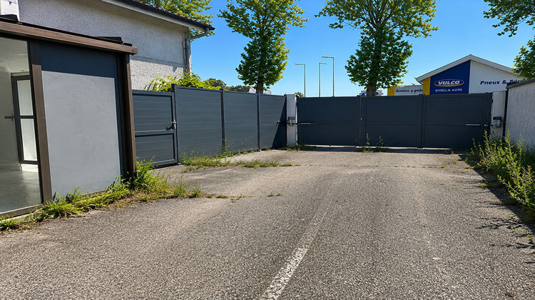 Ma-Cabane - Vente Local commercial CIVENS, 215 m²