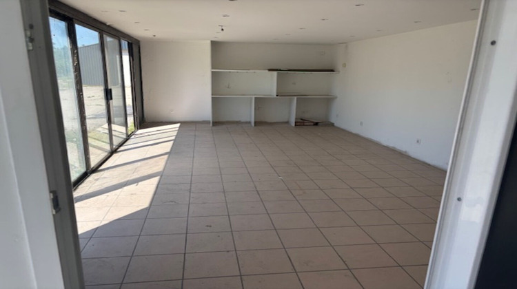 Ma-Cabane - Vente Local commercial CIVENS, 215 m²