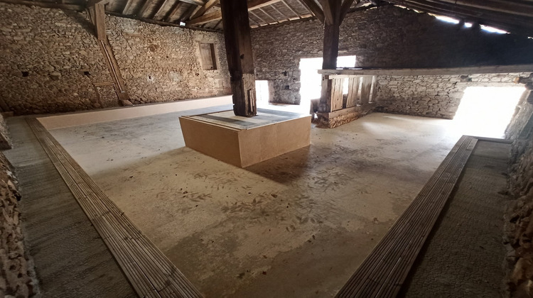 Ma-Cabane - Vente Local commercial Confolens, 390 m²