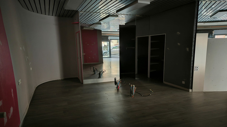 Ma-Cabane - Vente Local commercial COURS-LA-VILLE, 70 m²