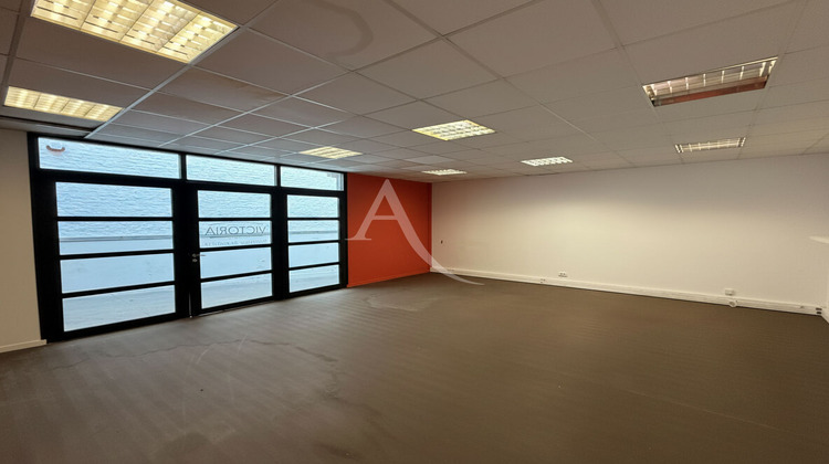 Ma-Cabane - Vente Local commercial CROIX, 1046 m²