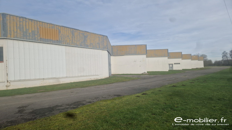Ma-Cabane - Vente Local commercial Croixrault, 2200 m²