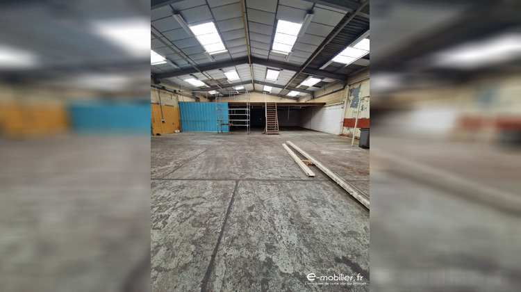 Ma-Cabane - Vente Local commercial Croixrault, 2200 m²
