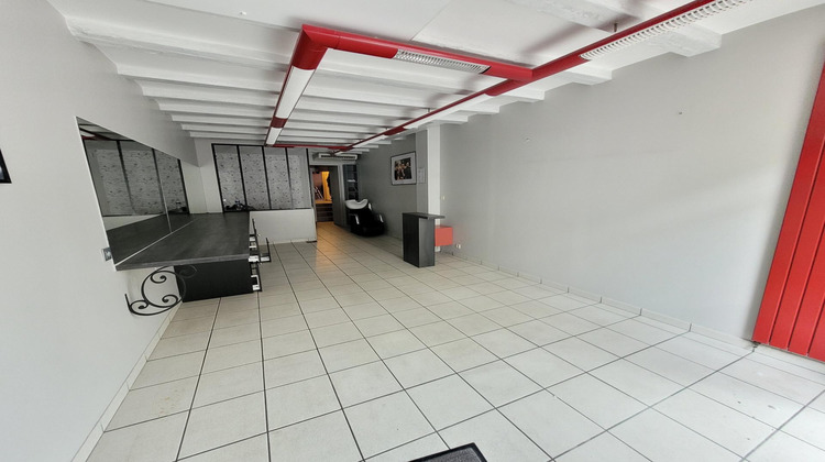 Ma-Cabane - Vente Local commercial Descartes, 67 m²