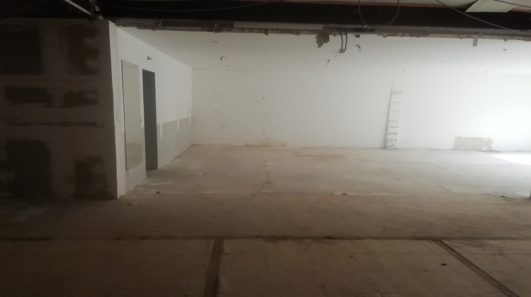 Ma-Cabane - Vente Local commercial DRAGUIGNAN, 350 m²