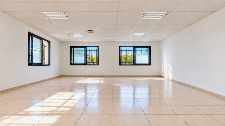 Ma-Cabane - Vente Local commercial EGUILLES, 83 m²