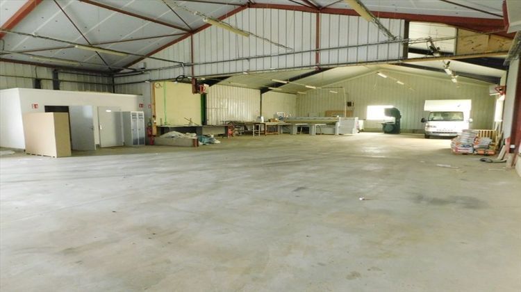 Ma-Cabane - Vente Local commercial FOUGERES, 800 m²