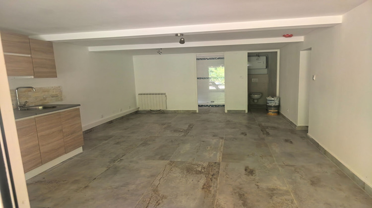 Ma-Cabane - Vente Local commercial FREJUS, 105 m²