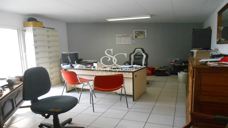 Ma-Cabane - Vente Local commercial GOND-PONTOUVRE, 650 m²