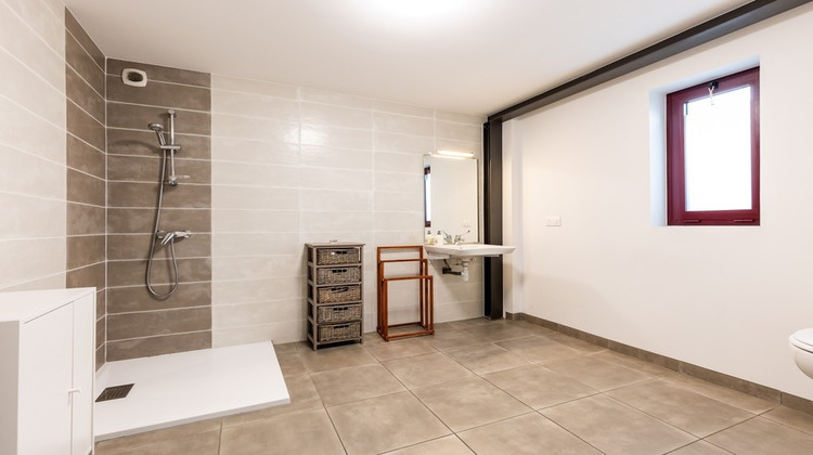 Ma-Cabane - Vente Local commercial GUJAN MESTRAS, 301 m²