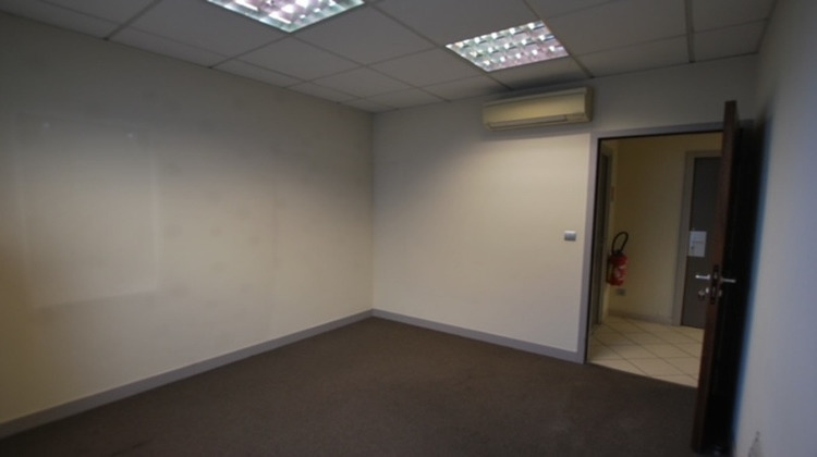 Ma-Cabane - Vente Local commercial HARFLEUR, 184 m²