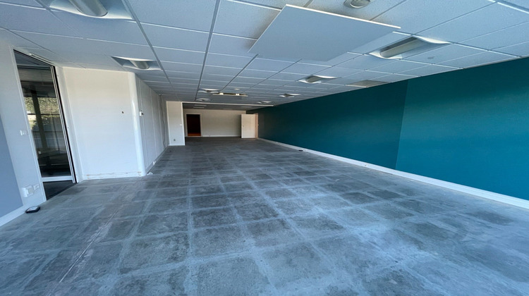 Ma-Cabane - Vente Local commercial Hauterives, 3000 m²