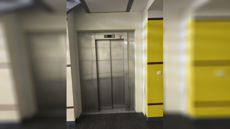 Ma-Cabane - Vente Local commercial Hérouville-Saint-Clair, 1050 m²