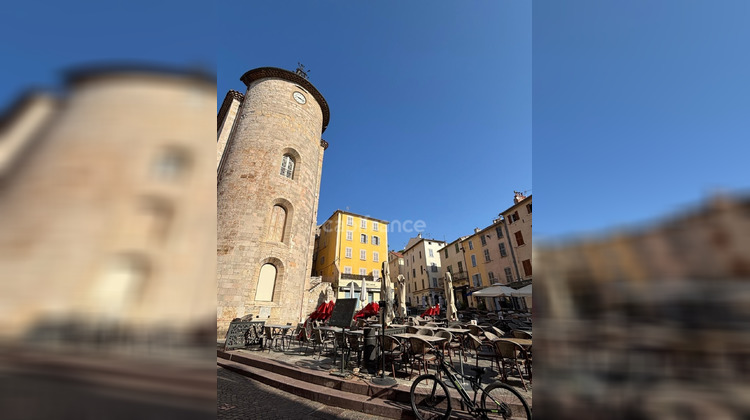 Ma-Cabane - Vente Local commercial HYERES, 30 m²