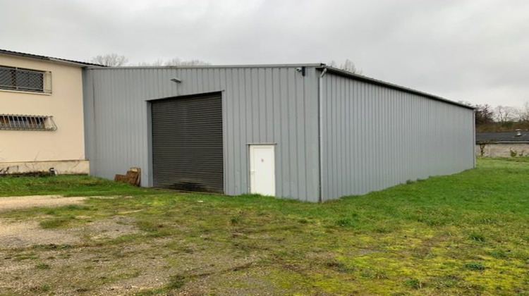 Ma-Cabane - Vente Local commercial L'Isle-d'Espagnac, 1300 m²