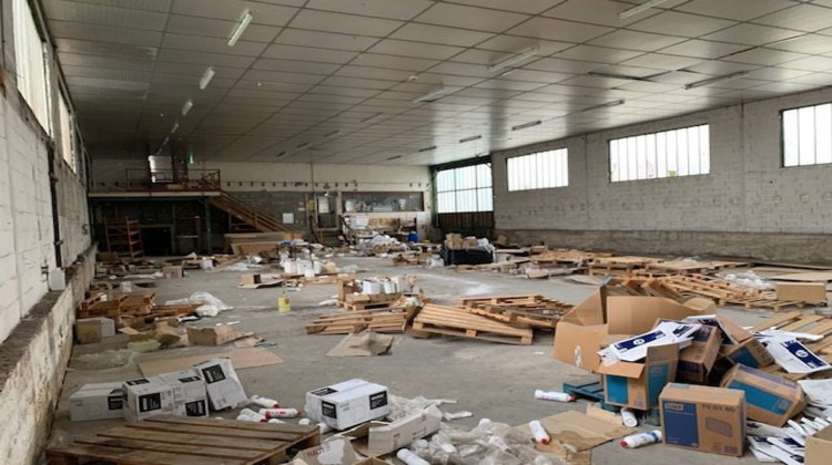 Ma-Cabane - Vente Local commercial L'Isle-d'Espagnac, 1300 m²